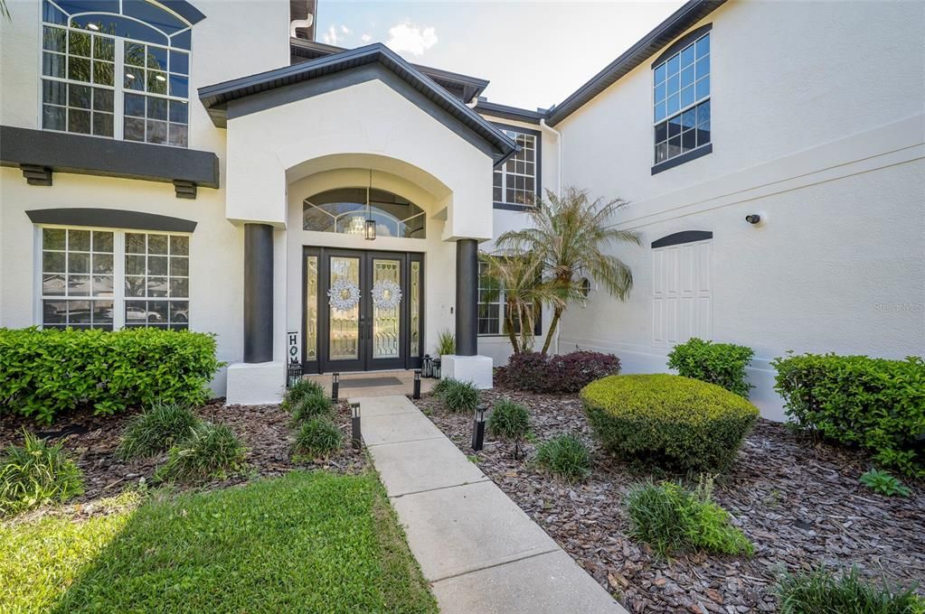 Activo con contrato: $749,900 (5 camas, 3 baños, 4077 Pies cuadrados)