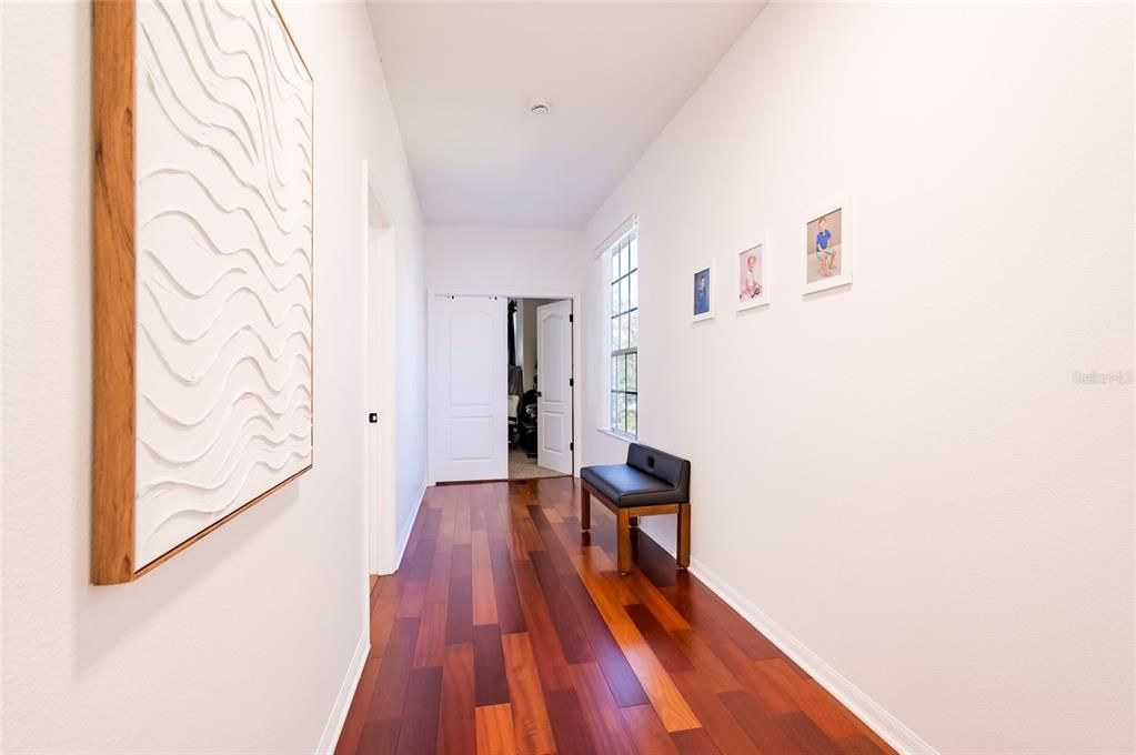 Activo con contrato: $749,900 (5 camas, 3 baños, 4077 Pies cuadrados)