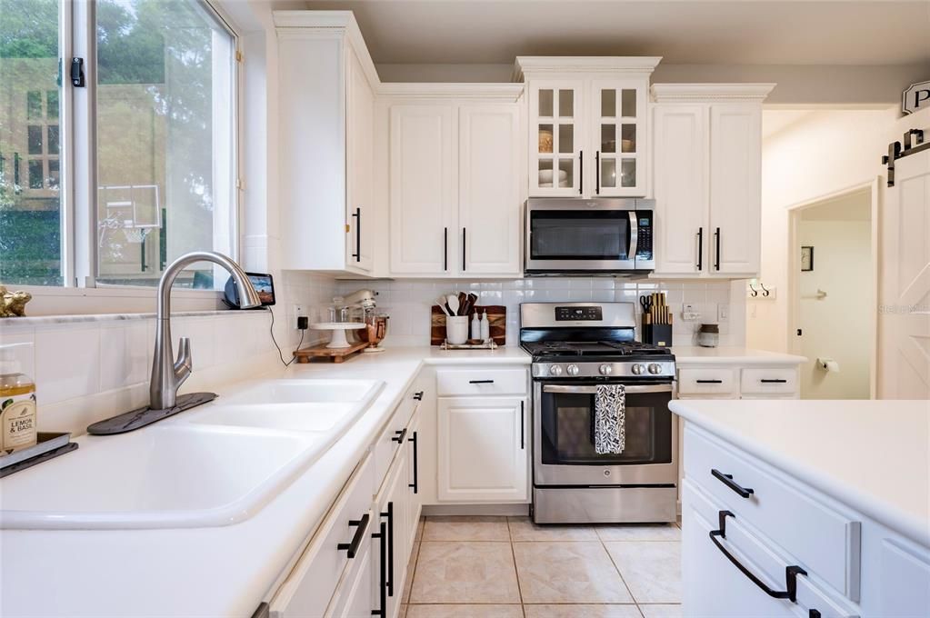 Activo con contrato: $749,900 (5 camas, 3 baños, 4077 Pies cuadrados)