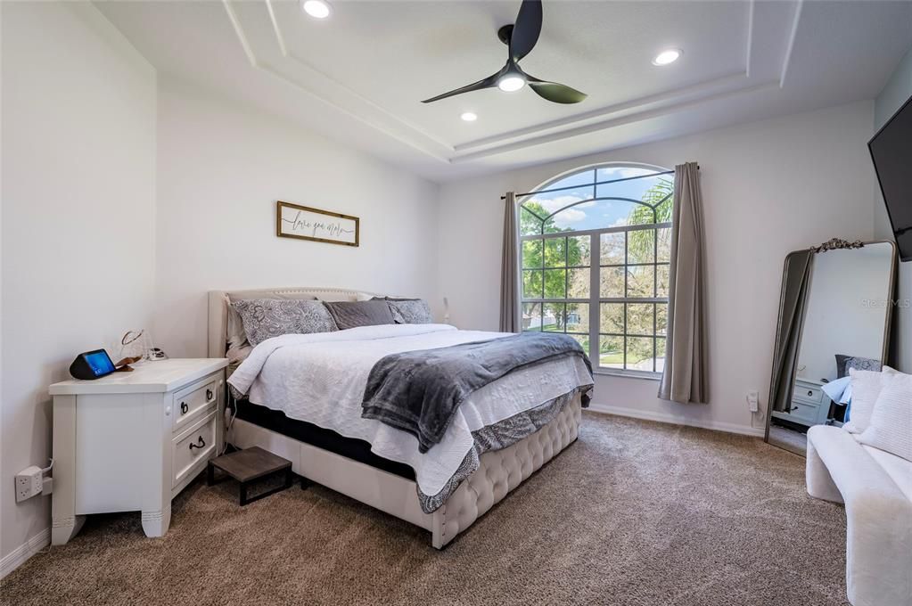 Activo con contrato: $749,900 (5 camas, 3 baños, 4077 Pies cuadrados)