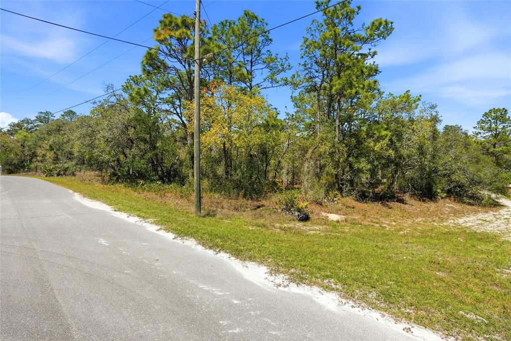 En Venta: $84,000 (0.74 acres)