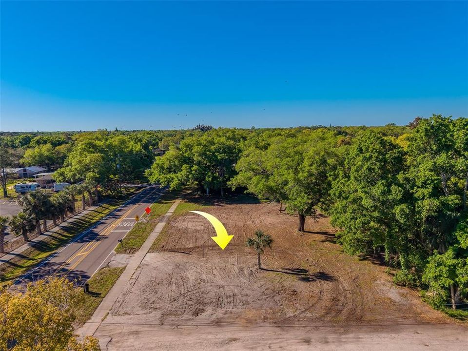 En Venta: $585,000 (0.72 acres)