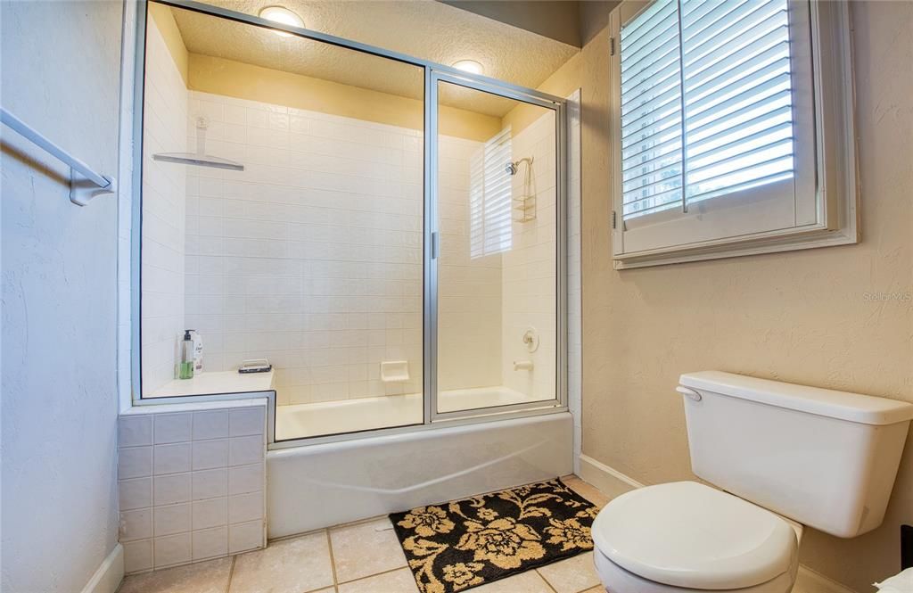 В аренду: $4,500 (3 спален, 3 ванн, 2513 Квадратных фут)