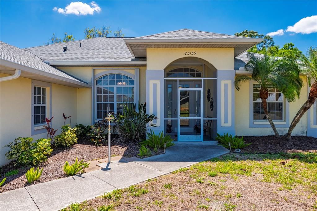 Active With Contract: $349,900 (3 beds, 2 baths, 1938 Square Feet)