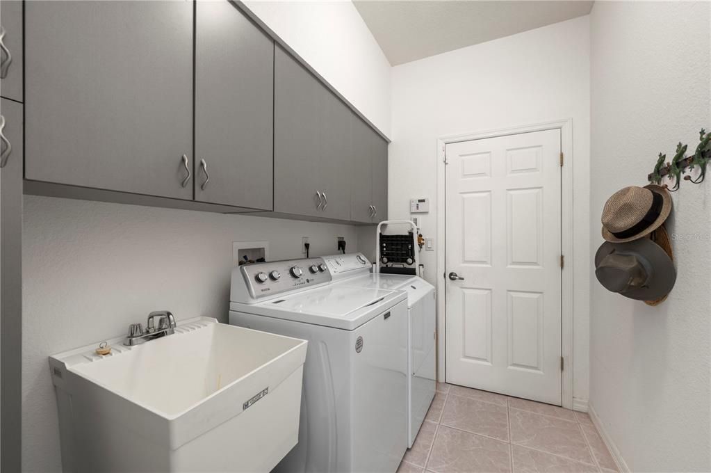 Active With Contract: $349,900 (3 beds, 2 baths, 1938 Square Feet)