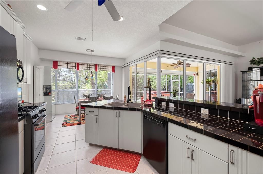 Active With Contract: $349,900 (3 beds, 2 baths, 1938 Square Feet)