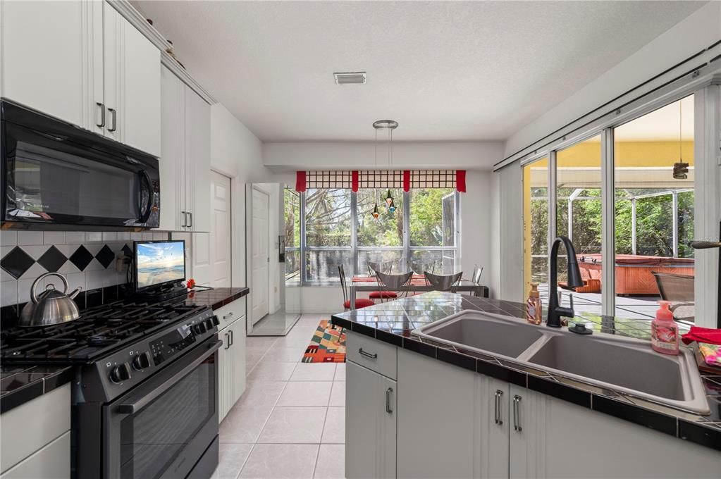 Active With Contract: $349,900 (3 beds, 2 baths, 1938 Square Feet)