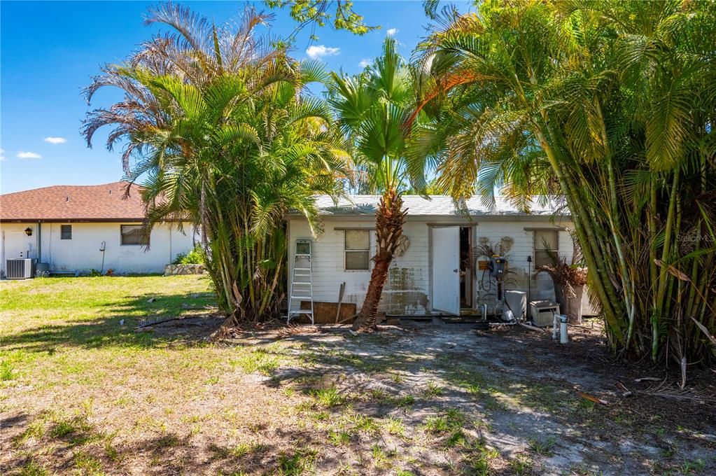 Active With Contract: $349,900 (3 beds, 2 baths, 1938 Square Feet)