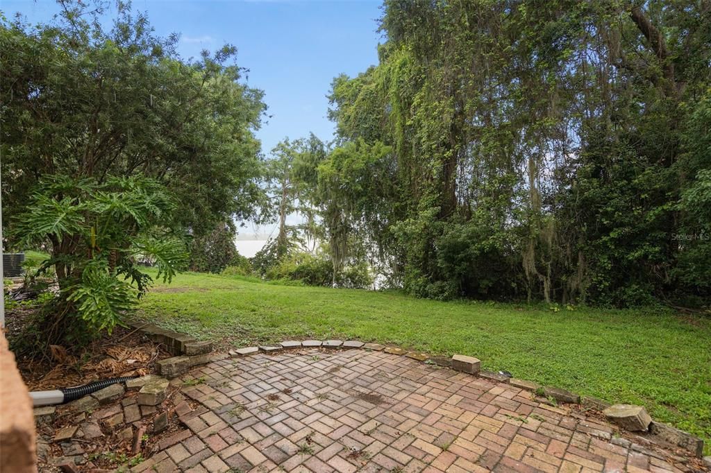 На продажу: $169,000 (2 спален, 2 ванн, 1183 Квадратных фут)