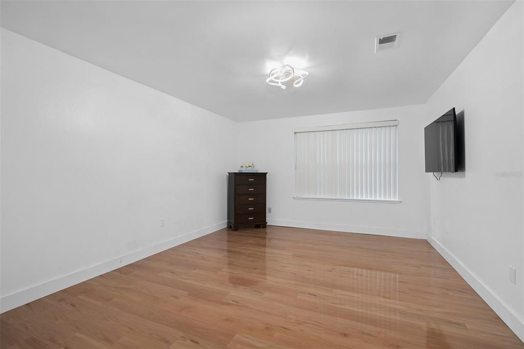 На продажу: $169,000 (2 спален, 2 ванн, 1183 Квадратных фут)