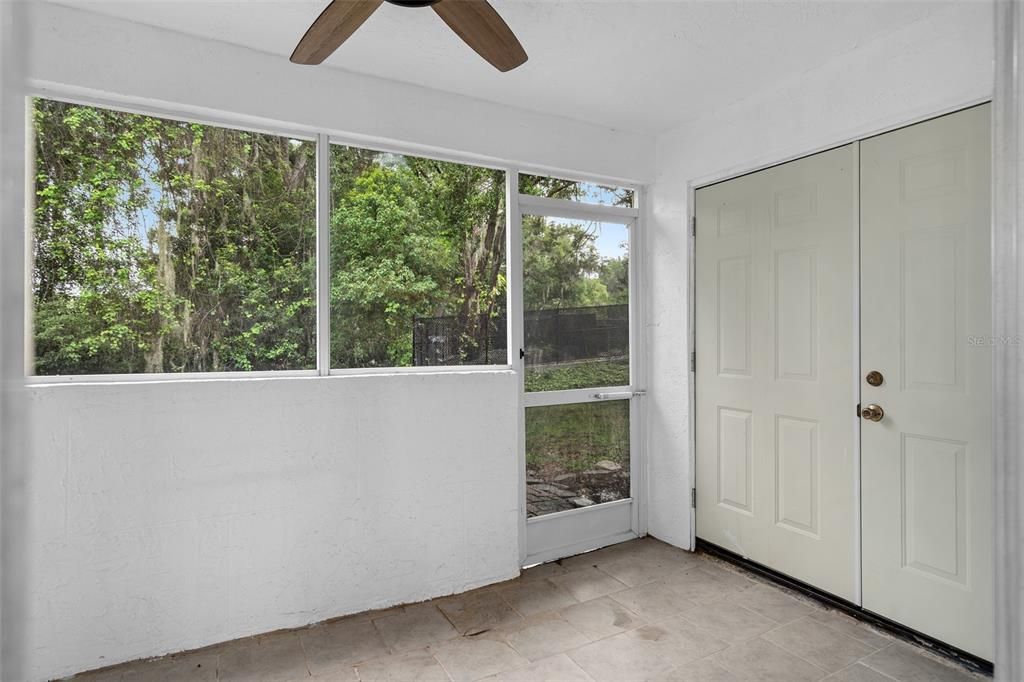 На продажу: $169,000 (2 спален, 2 ванн, 1183 Квадратных фут)