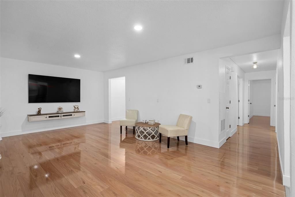 На продажу: $169,000 (2 спален, 2 ванн, 1183 Квадратных фут)