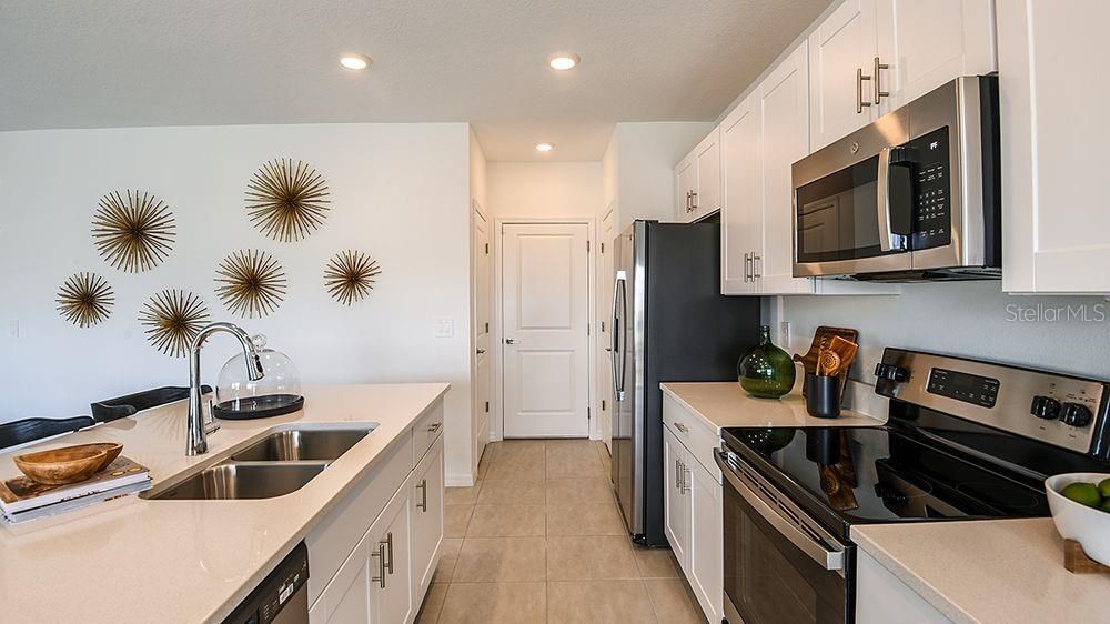 Activo con contrato: $335,000 (3 camas, 2 baños, 1853 Pies cuadrados)