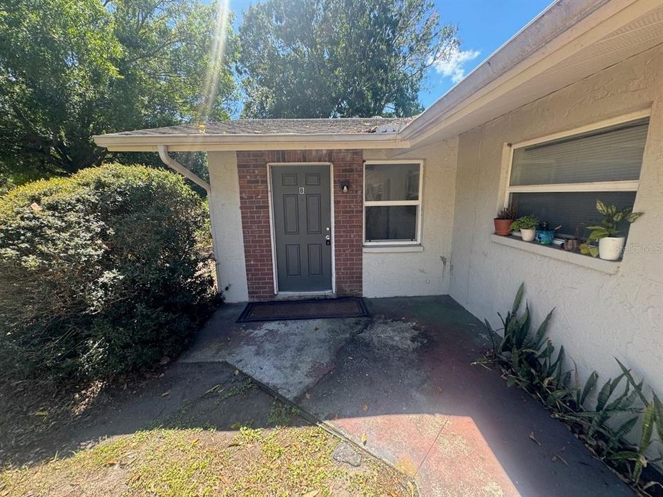 For Rent: $1,850 (3 beds, 1 baths, 988 Square Feet)