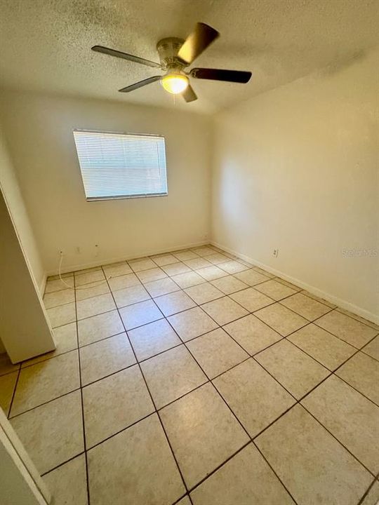 For Rent: $1,850 (3 beds, 1 baths, 988 Square Feet)