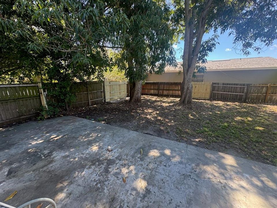 For Rent: $1,850 (3 beds, 1 baths, 988 Square Feet)