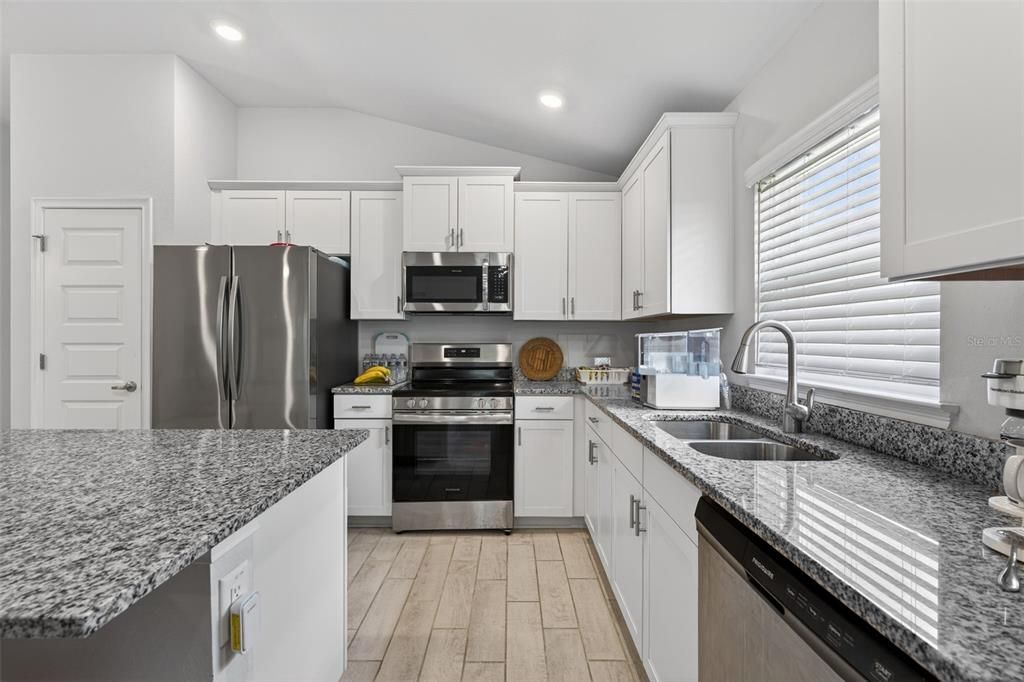 Active With Contract: $330,000 (3 beds, 2 baths, 1720 Square Feet)