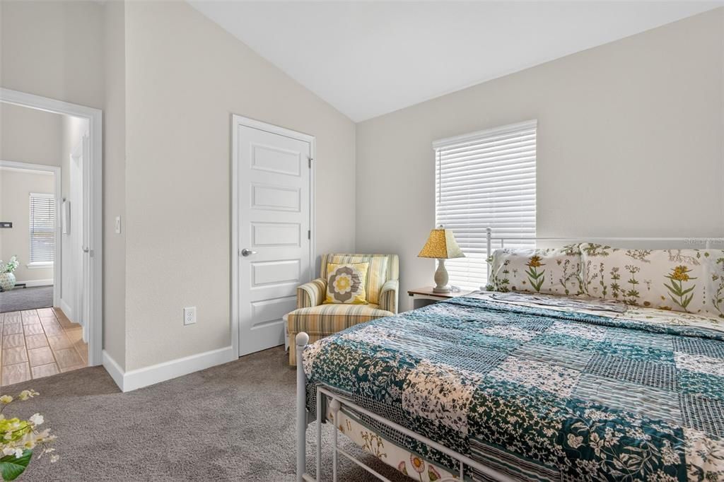 Active With Contract: $330,000 (3 beds, 2 baths, 1720 Square Feet)