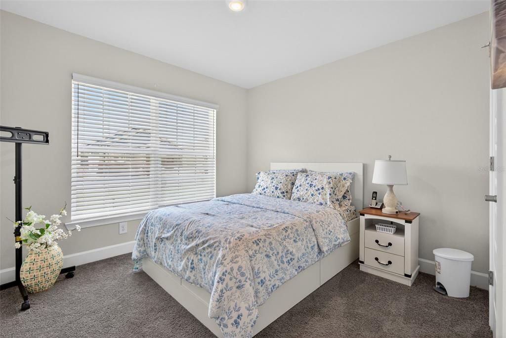 Active With Contract: $330,000 (3 beds, 2 baths, 1720 Square Feet)