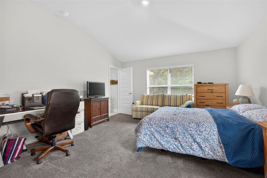 Active With Contract: $330,000 (3 beds, 2 baths, 1720 Square Feet)