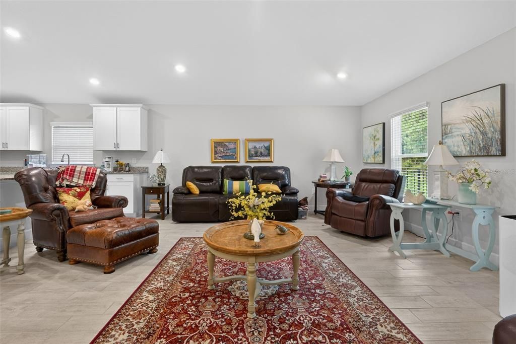 Active With Contract: $330,000 (3 beds, 2 baths, 1720 Square Feet)