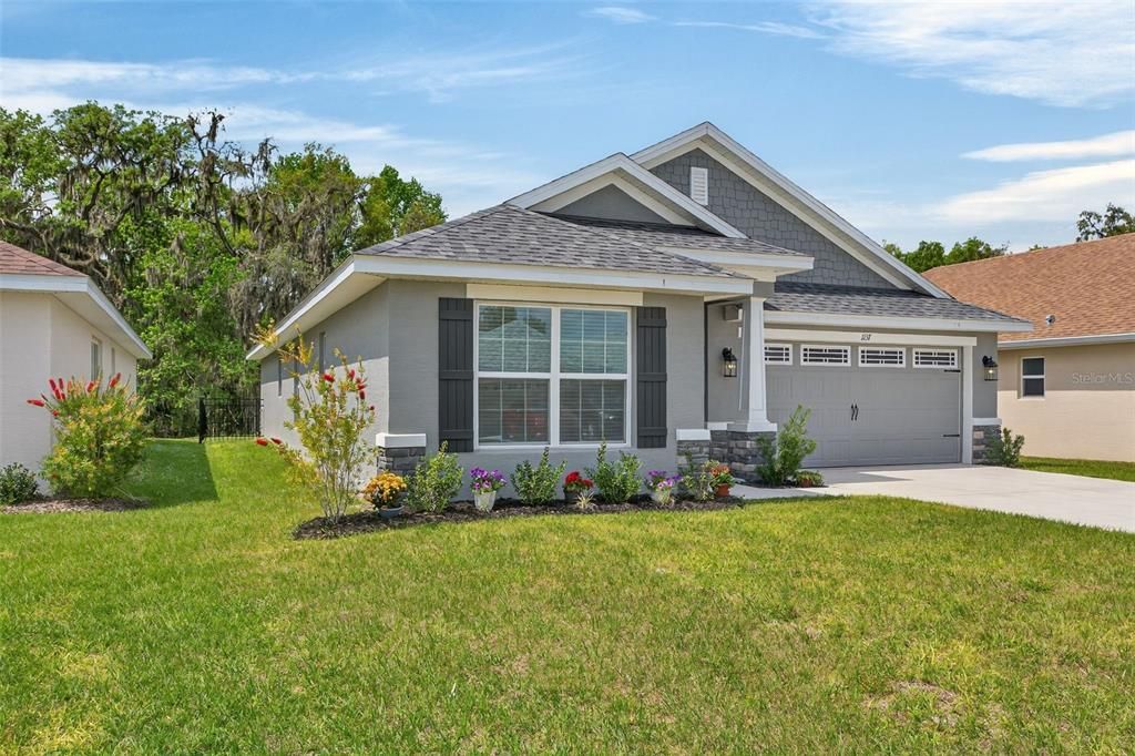 Active With Contract: $330,000 (3 beds, 2 baths, 1720 Square Feet)