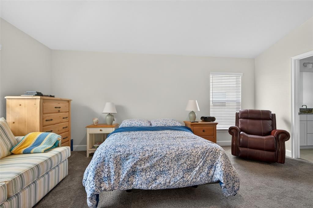 Active With Contract: $330,000 (3 beds, 2 baths, 1720 Square Feet)