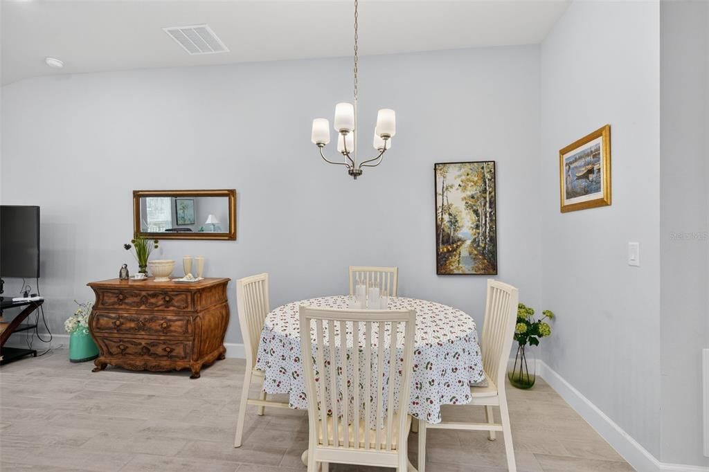 Active With Contract: $330,000 (3 beds, 2 baths, 1720 Square Feet)