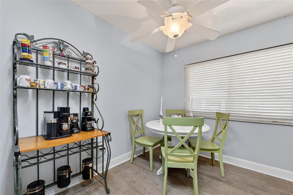 For Sale: $139,836 (2 beds, 2 baths, 864 Square Feet)