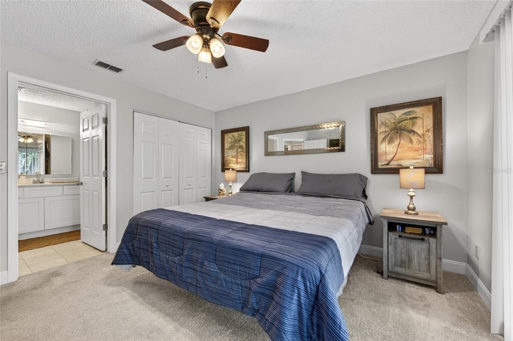 For Sale: $139,836 (2 beds, 2 baths, 864 Square Feet)