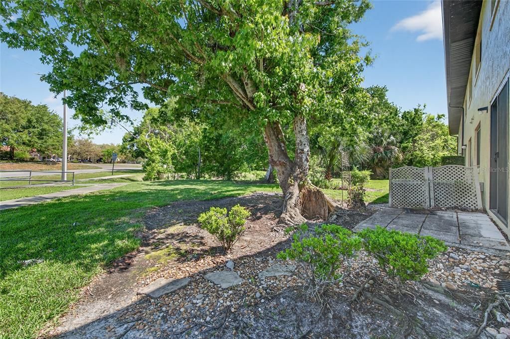 For Sale: $139,836 (2 beds, 2 baths, 864 Square Feet)