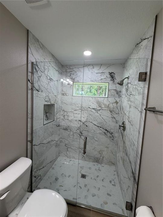 For Sale: $415,000 (2 beds, 2 baths, 977 Square Feet)