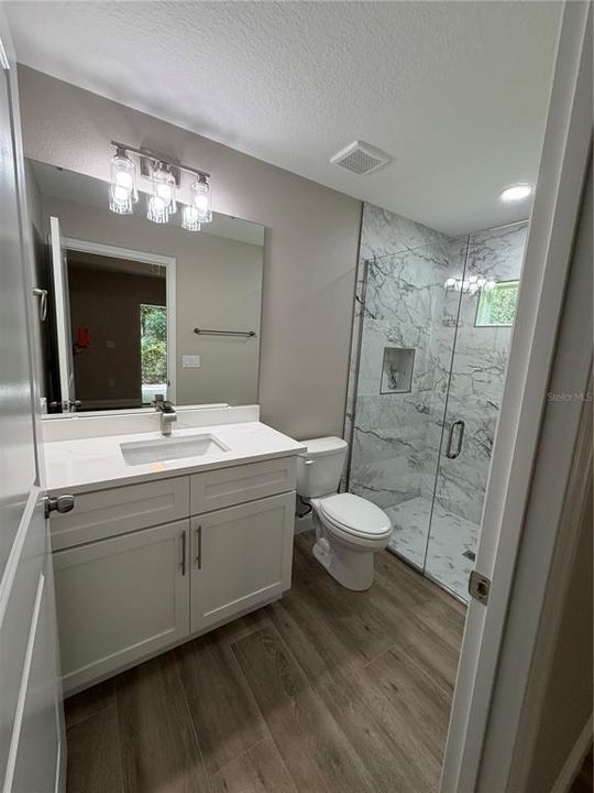 For Sale: $415,000 (2 beds, 2 baths, 977 Square Feet)