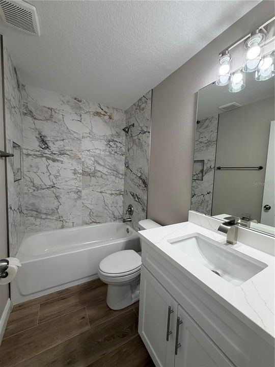 For Sale: $415,000 (2 beds, 2 baths, 977 Square Feet)
