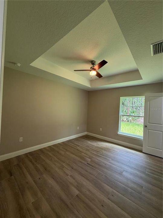 For Sale: $415,000 (2 beds, 2 baths, 977 Square Feet)