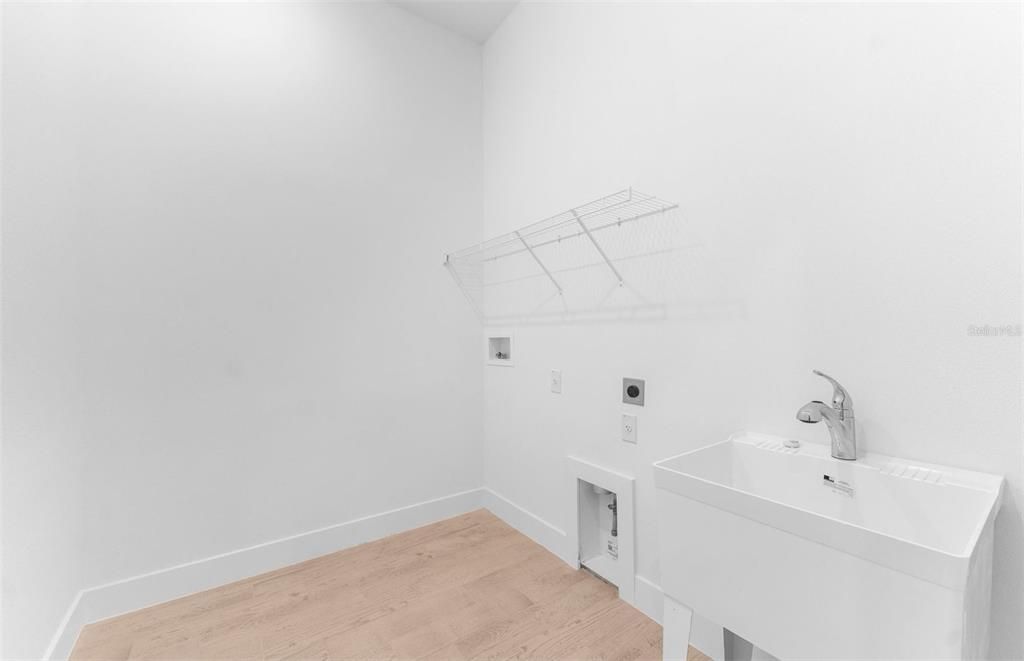 Activo con contrato: $559,690 (3 camas, 2 baños, 2522 Pies cuadrados)