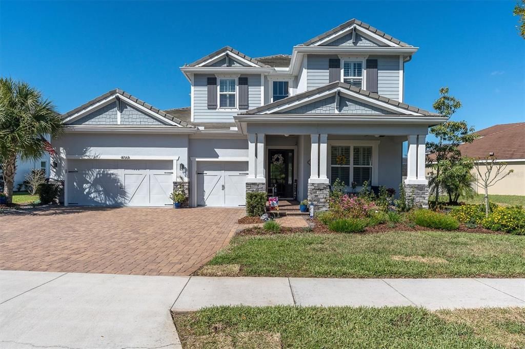 Active With Contract: $999,999 (4 beds, 3 baths, 2929 Square Feet)