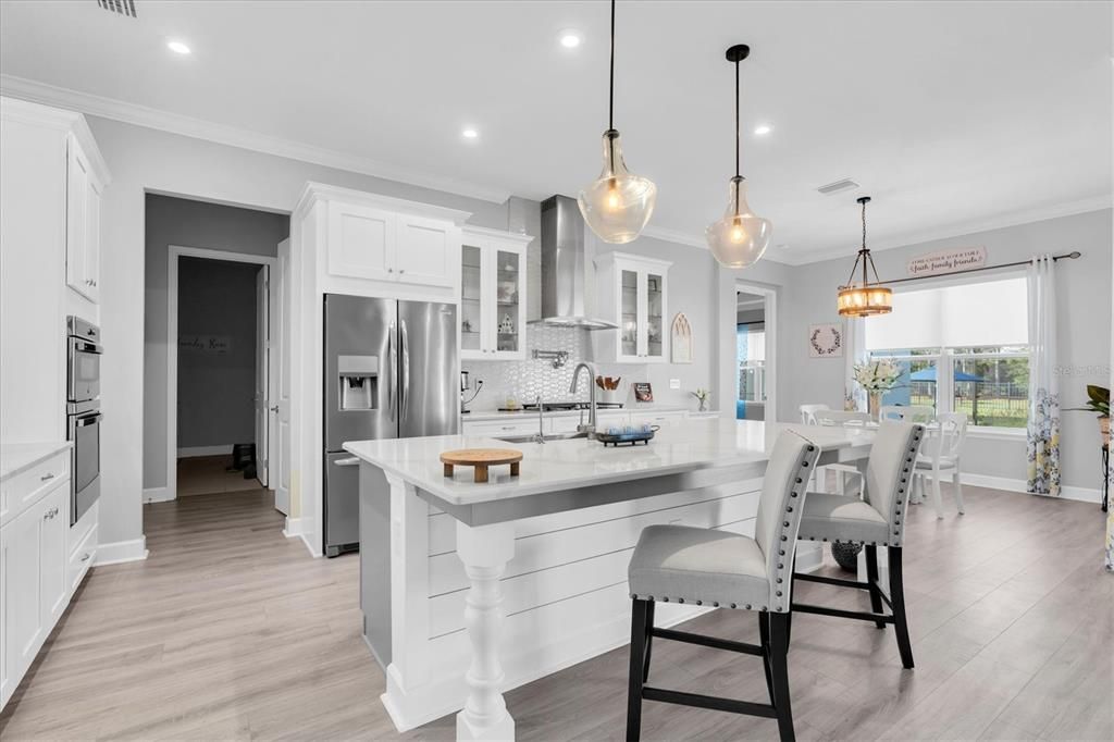 Active With Contract: $999,999 (4 beds, 3 baths, 2929 Square Feet)