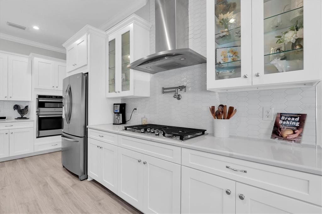Active With Contract: $999,999 (4 beds, 3 baths, 2929 Square Feet)