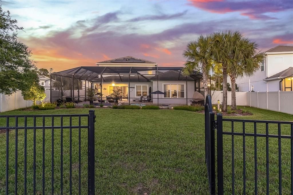 Active With Contract: $999,999 (4 beds, 3 baths, 2929 Square Feet)