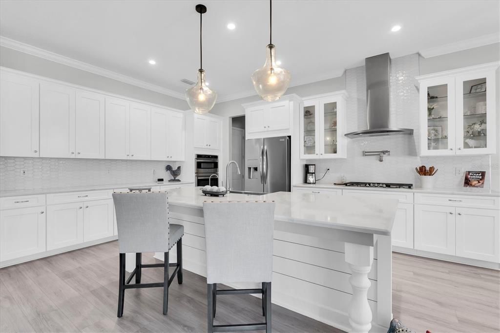 Active With Contract: $999,999 (4 beds, 3 baths, 2929 Square Feet)