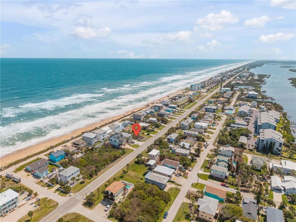 На продажу: $325,000 (0.11 acres)