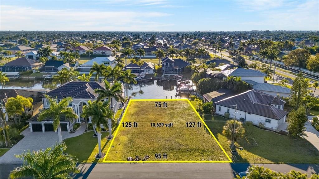 На продажу: $530,000 (0.24 acres)