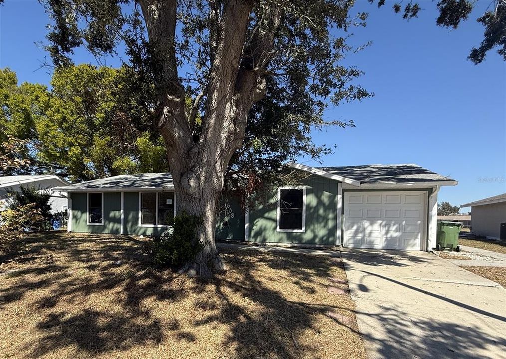 Active With Contract: $240,000 (2 beds, 2 baths, 1454 Square Feet)