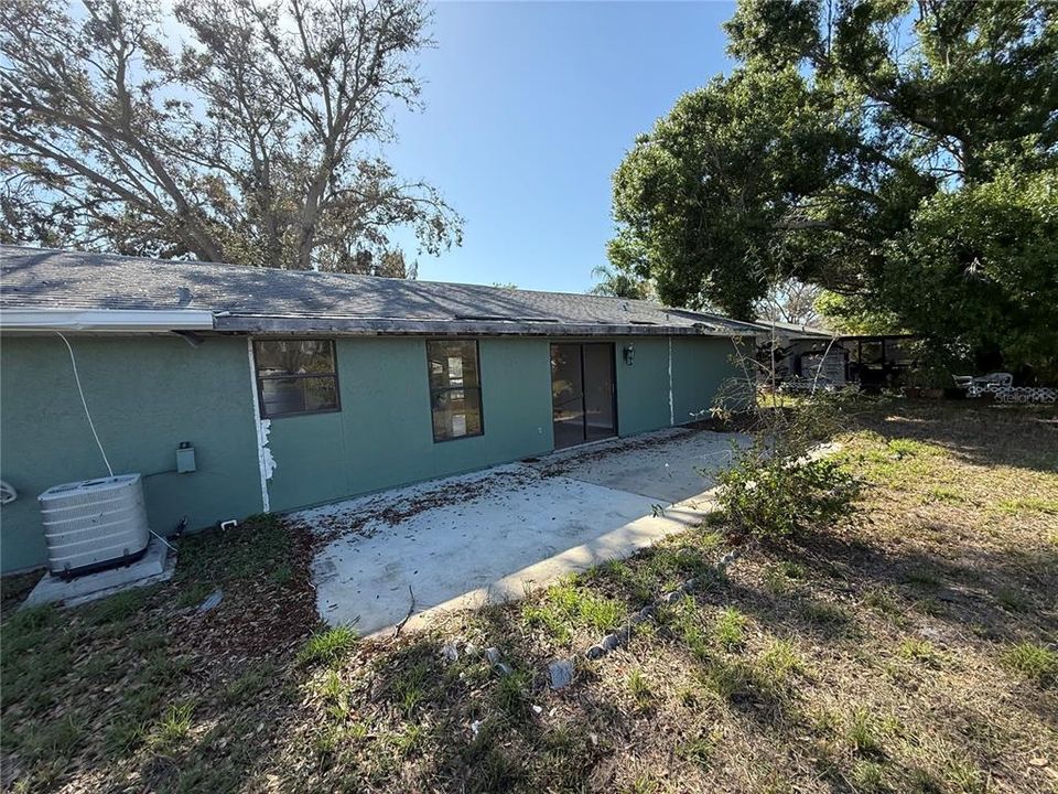 Active With Contract: $240,000 (2 beds, 2 baths, 1454 Square Feet)