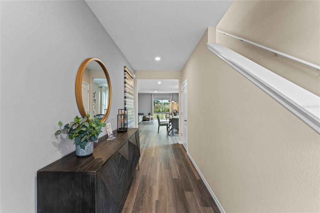 Activo con contrato: $389,990 (5 camas, 3 baños, 2447 Pies cuadrados)