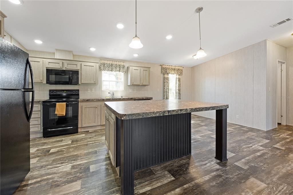 En Venta: $350,000 (3 camas, 2 baños, 1296 Pies cuadrados)