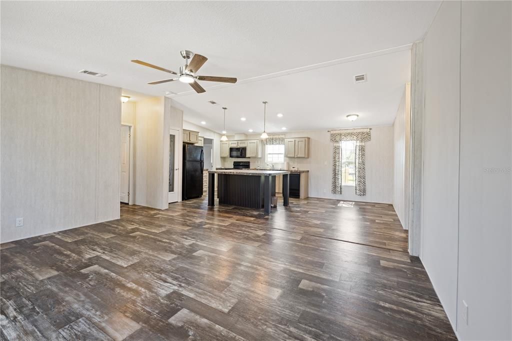 En Venta: $350,000 (3 camas, 2 baños, 1296 Pies cuadrados)