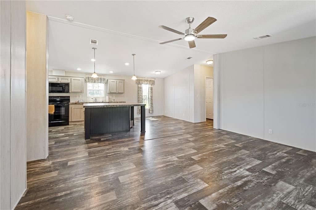 En Venta: $350,000 (3 camas, 2 baños, 1296 Pies cuadrados)