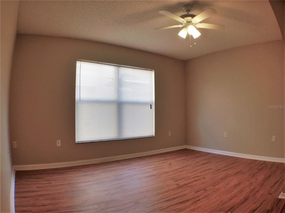 For Rent: $3,100 (5 beds, 2 baths, 2156 Square Feet)